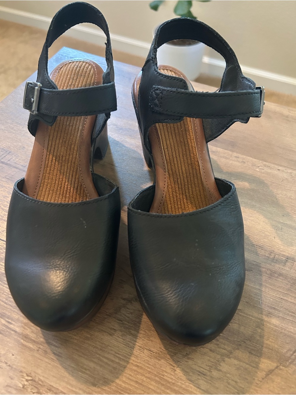 Boc Closed Toe Clog - women size 8 - Picture 2 of 7